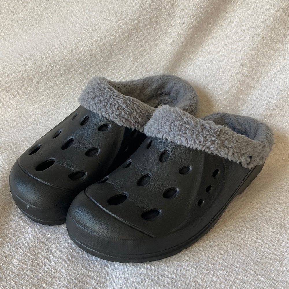 Crane Clogs with removable lining Size 8